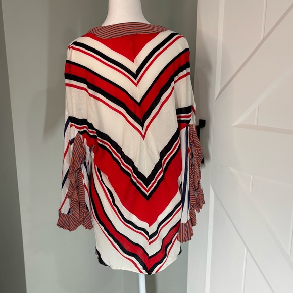 Umgee Split-Color Game Day Blouse – Bulldogs & Gators Colors – Size S - Picture 7 of 11